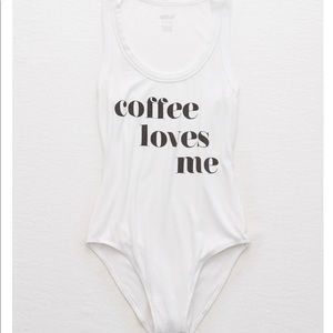 COFFEE LOVES ME AMERICAN EAGLE ONSIE